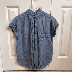 American Eagle button down t shirt